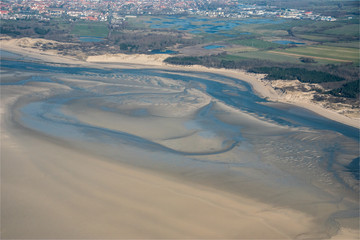 vue aérienne de la Baie de l'Authie dans la Somme en France