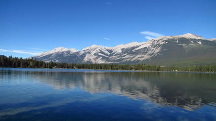 Fototapeta na wymiar Beautiful Day At Lake Edith, Jasper National Park, Alberta