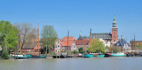 Panorama von Leer mit Alter Waage und Rathaus,Ostfriesland,Niedersachsen,Deutschland