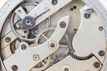 Reparation and restoration of watches