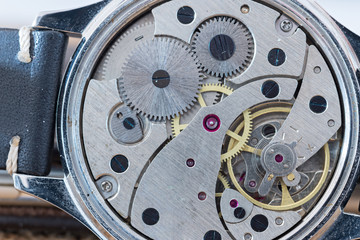 Reparation and restoration of watches