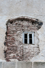 Janelas de edifícios abandonados