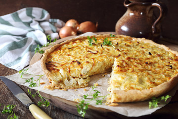 French cuisine: onion creme tart