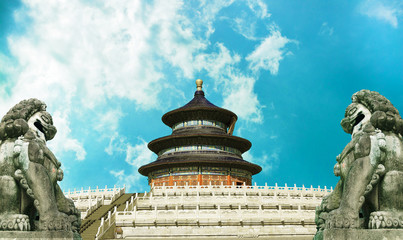 Chinese Temple of Heaven and Stone Lion