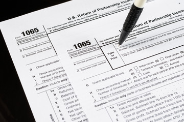 Obraz premium Form 1040 Individual Income Tax return form. United States Tax forms 2016/2017. American blank tax forms. Tax time.