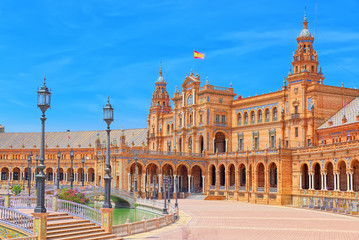 Fototapeta premium Plac Hiszpanii to plac w parku Marii Luizy w Sevi