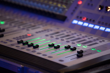 professional digital audio mixer