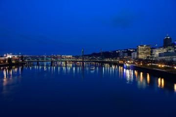 Fototapeta premium Night view of Portland downtown skyline