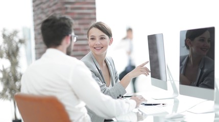 office workers discuss the current problems