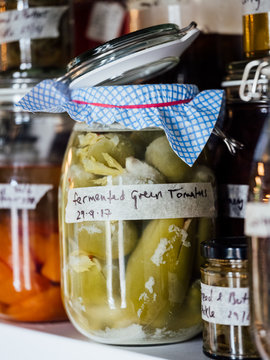 Fermented green tomatoes