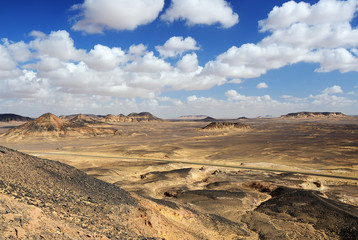 Fototapeta na wymiar Black desert (Sahara), Egypt, Africa