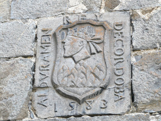 Escudo nobiliario en Isaba