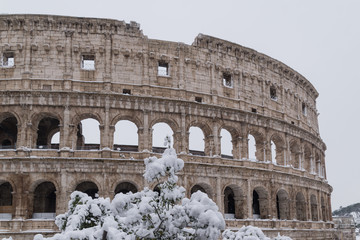 Obraz premium Snow in Rome 26 February 2018 - Coliseum , Italy 