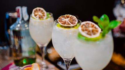 Cocktail aperitif preparation with dried fruit