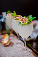 Cocktail aperitif preparation with dried fruit