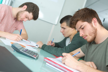 Obraz premium solving the mathematical problem