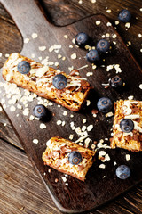 müsliriegel mit blaubeeren