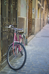 Fototapeta na wymiar pink bicycle
