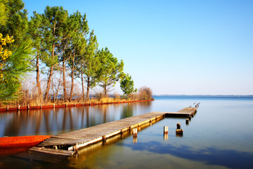 Fototapeta premium Ponton sur le lac de Biscarosse