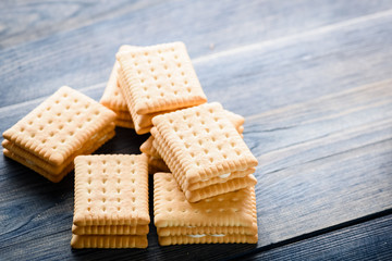 cookies with vanilla cream