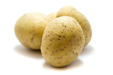 Kartoffel Kartoffeln isoliert freigestellt auf weißen Hintergrund, Freisteller