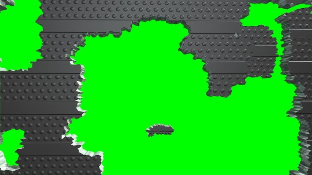 Parete in metallo va in frantumi su sfondo chroma key