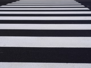 Zebrastreifen - Vorrang für Fußgänger 