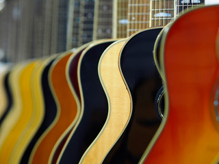 Musikladen - klassische Gitarren zum Angreifen und ausprobieren