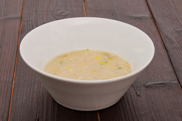 Vegetable yeast soup with leek
