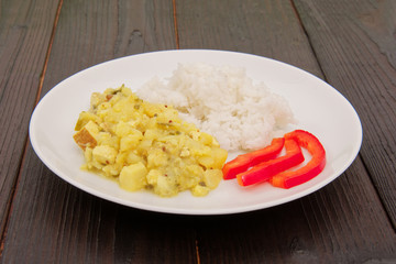 Cauliflower mixture with curry and rice