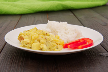 Cauliflower mixture with curry and rice