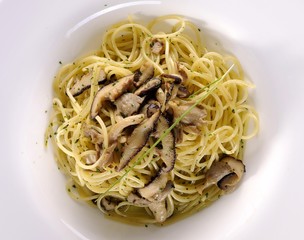 Spaghettinni with trifolatti mushrooms