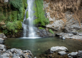 Fototapeta na wymiar Blurred Water Falls