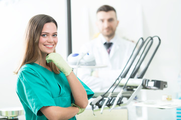 Obraz na płótnie Canvas Young dentist posing