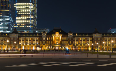 Fototapeta na wymiar 東京駅　夜景　正面　2018年