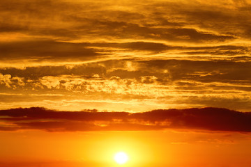 Fototapeta na wymiar Sunset - sun low above the horizon