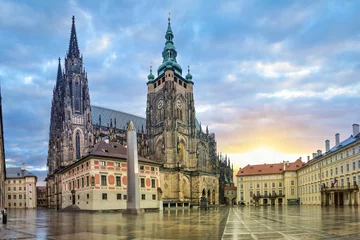 Fotobehang Sint-Vituskathedraal in Prazsky Hrad-complex in Praag, Tsjechië (HDR-afbeelding) © bbsferrari