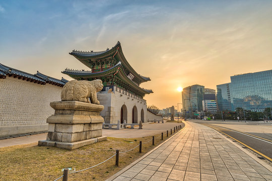 Seoul sunrise city at Gwanghwamun Gate, Seoul, South Korea (Translation : Gwanghwamun name of the gate)