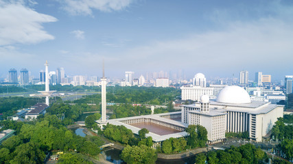 Obraz premium Beautiful Istiqlal mosque in the downtown