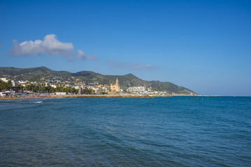 Fototapeta na wymiar The beaches of Sitges. View of the embankment