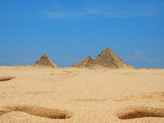 sand pyramid