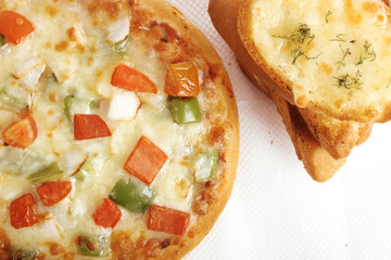 Veg Cheese Pizza With Garlic Bread