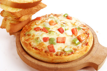 Veg Cheese Pizza With Garlic Bread