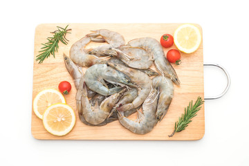 fresh shrimps or prawns raw