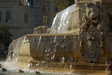 Fontaine Saint-Sulpice en été à Paris, France