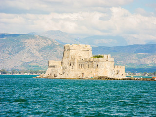 Fototapeta na wymiar Fortress Bourtzi, harbor of Nafplion, Greece.