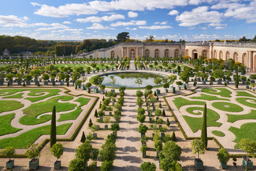 Versailles Gardens in the Golden Autumn - obrazy, fototapety, plakaty