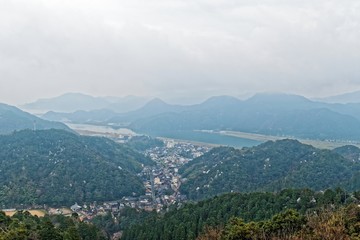 Naklejka premium 霞がかった城崎温泉