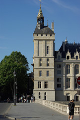 Fototapeta na wymiar Tour de la Conciergerie à Paris en été, France