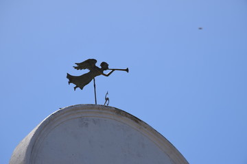 Engel auf Kirchenspitze